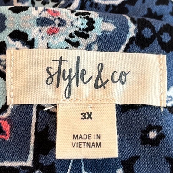 STYLE & CO. (NWT) FLORAL ROMPER - Picture 7 of 9